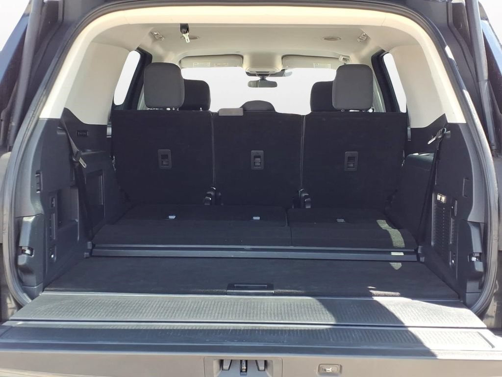 Used 2025 Ford Expedition Active RWD image 8