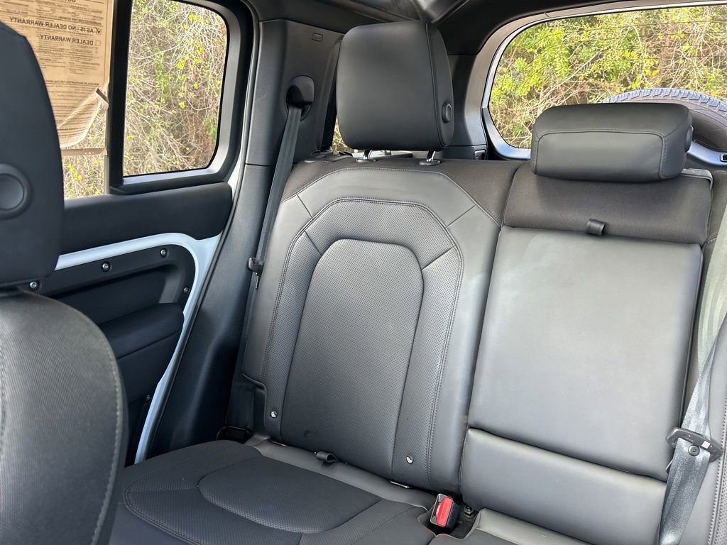 Used 2025 Land Rover Defender 110 S image 12