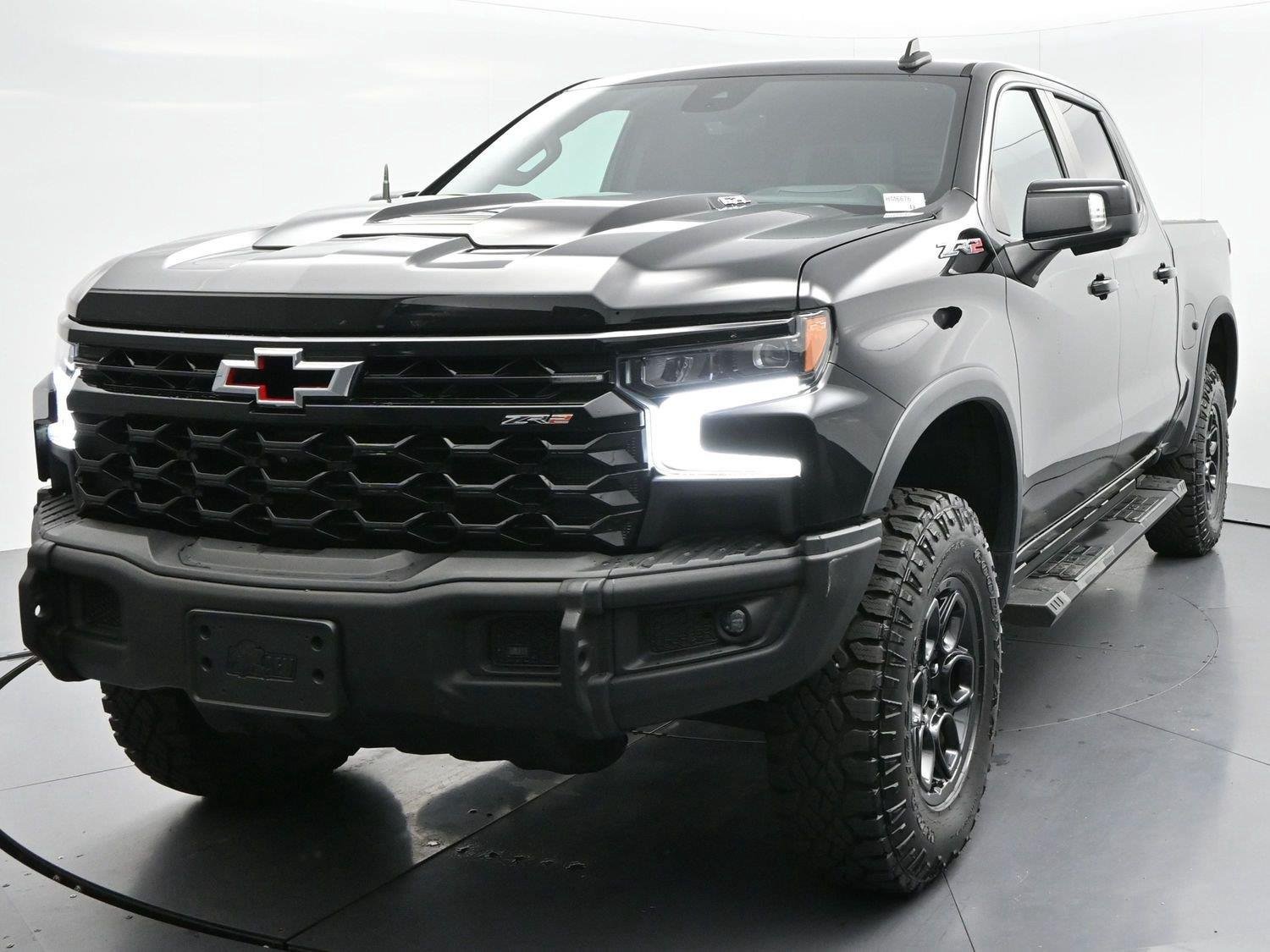 Used 2023 Chevrolet Silverado 1500 ZR2 w/ ZR2 Bison Edition AWD/4WD image 3