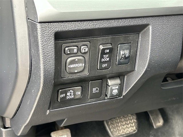 Used 2019 Toyota Tundra Platinum image 32
