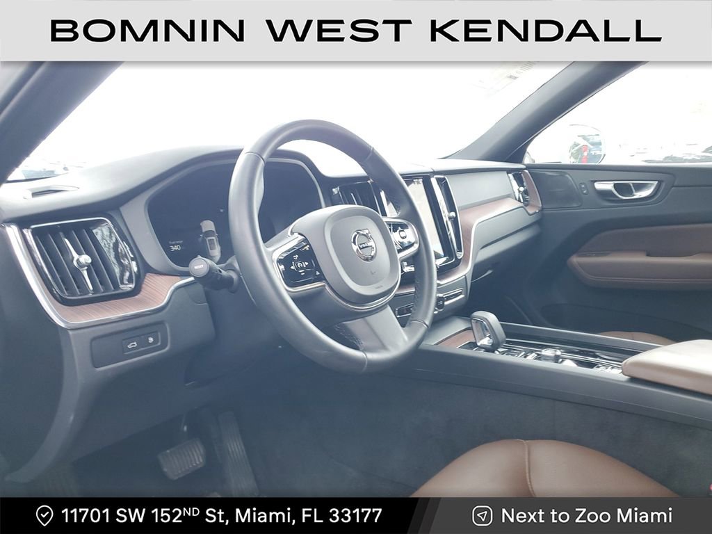Used 2023 Volvo XC60 T8 Plus image 12