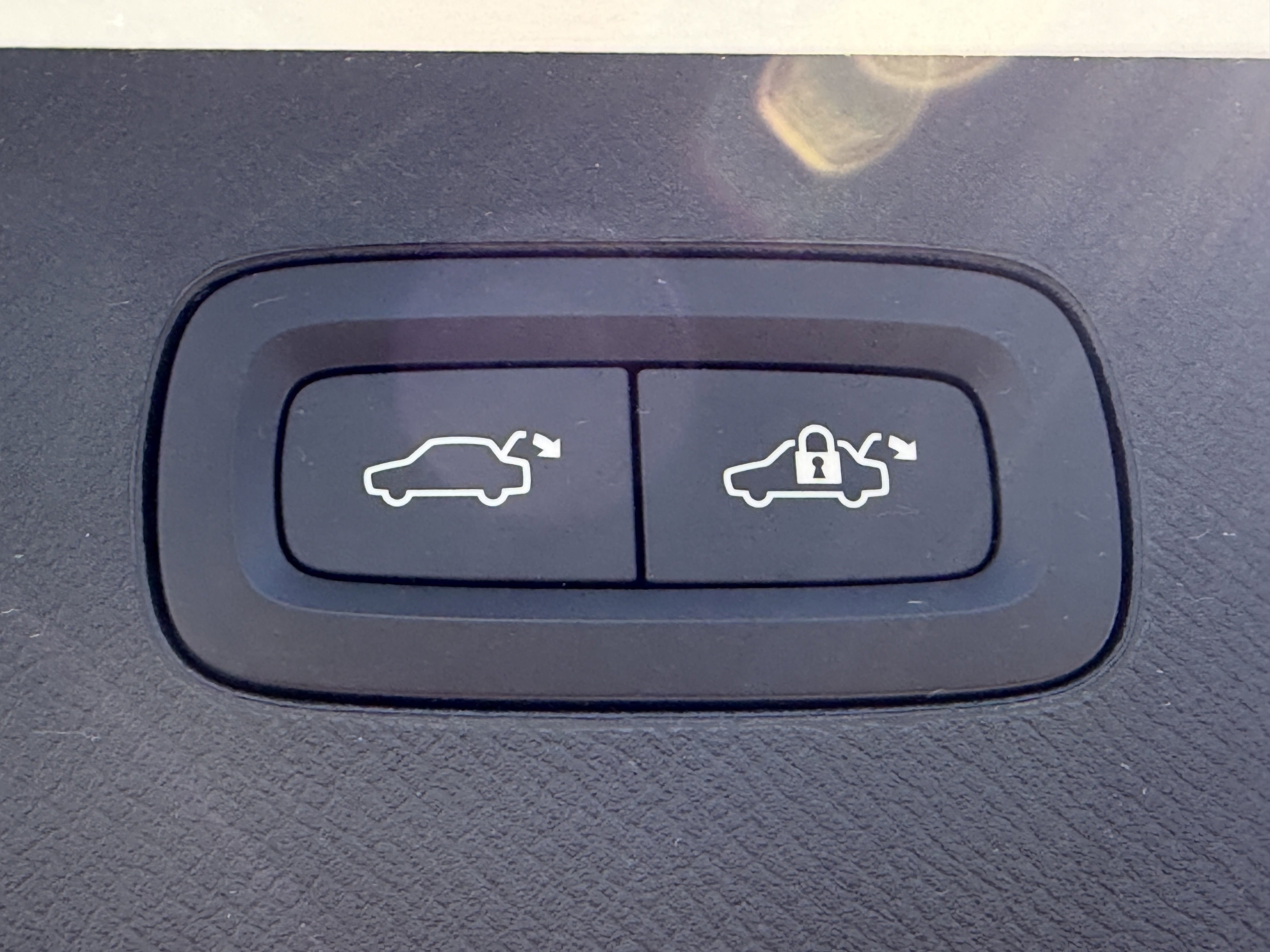 Certified 2023 Volvo XC90 B5 Core w/ Protection Package Premier image 10