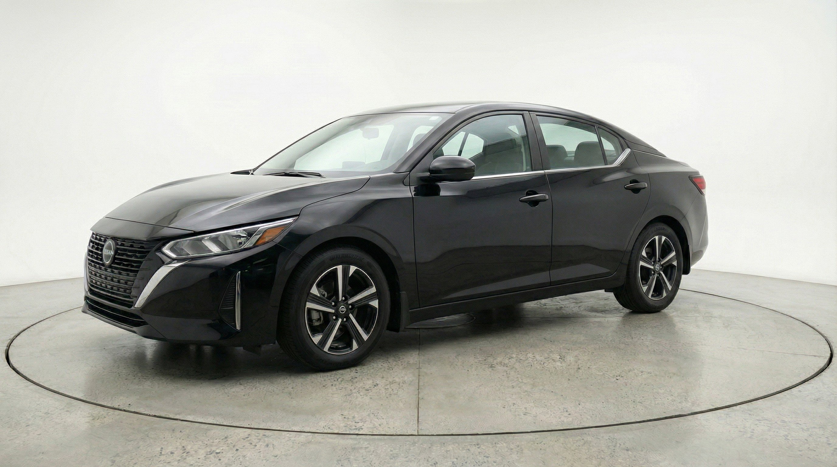 Used 2025 Nissan Sentra SV FWD image 3
