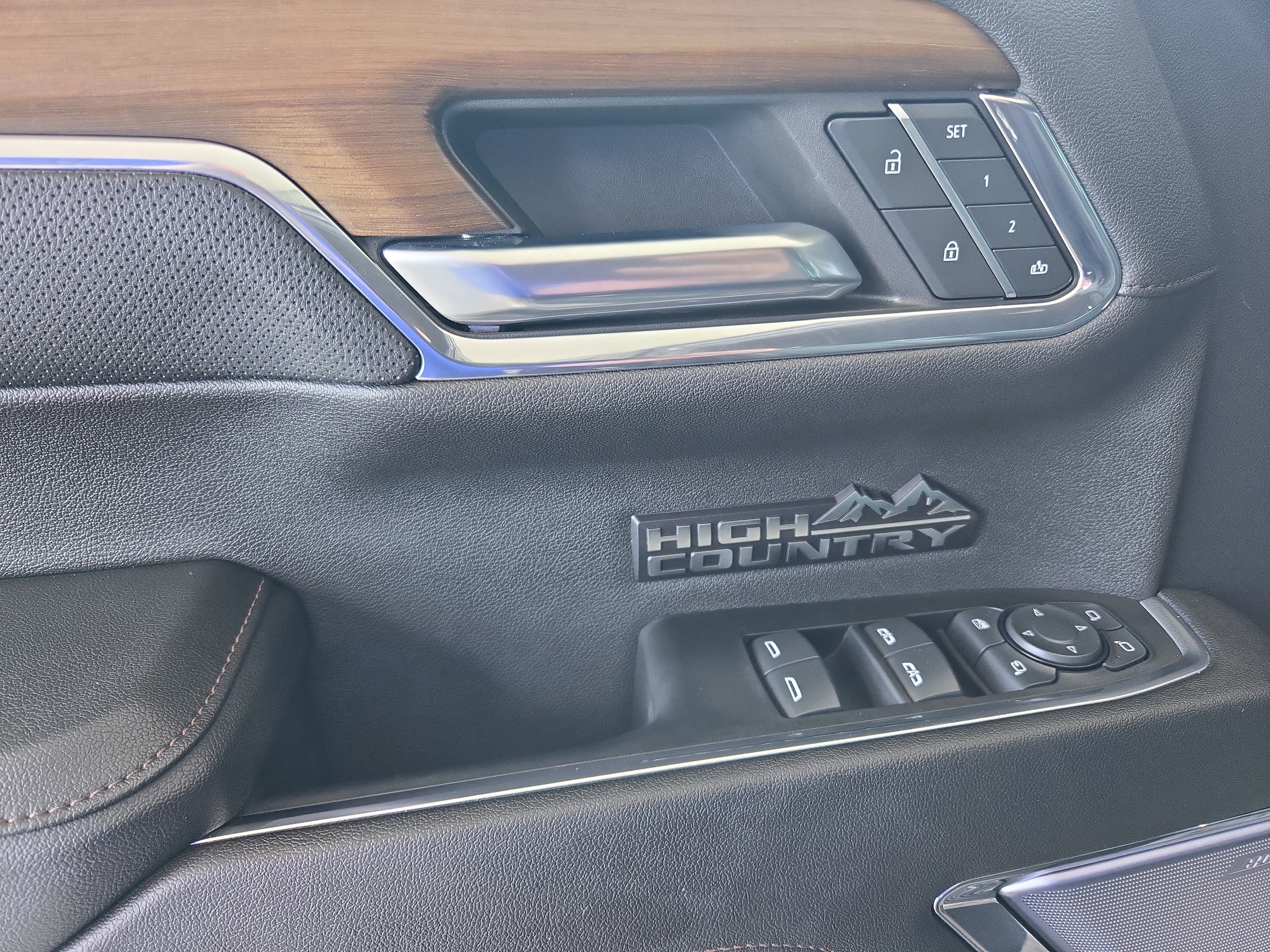 Used 2024 Chevrolet Silverado 1500 High Country w/ High Country Premium Package image 13