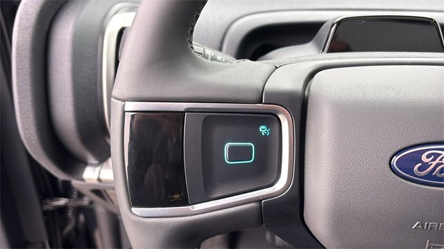 New 2025 Ford Expedition Active image 17