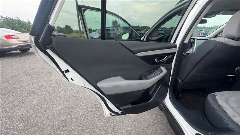 Used 2023 Subaru Outback Premium AWD/4WD image 37