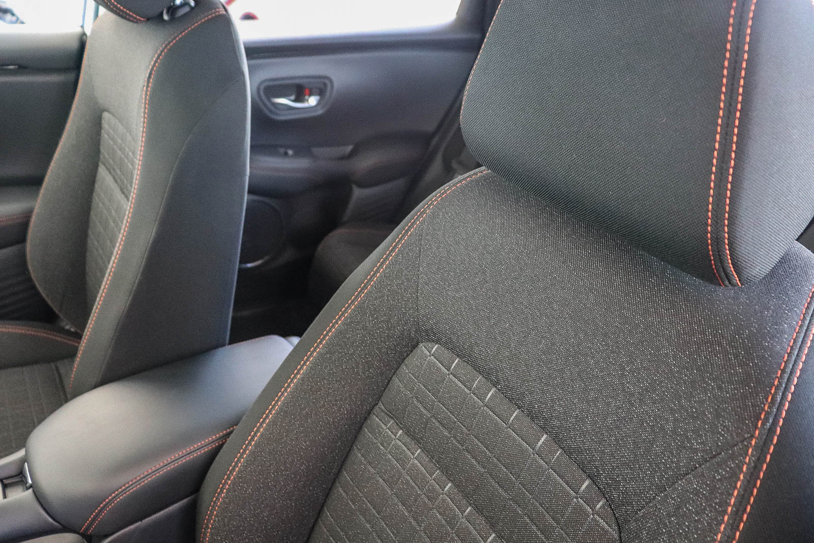 Certified 2025 Honda HR-V Sport image 29