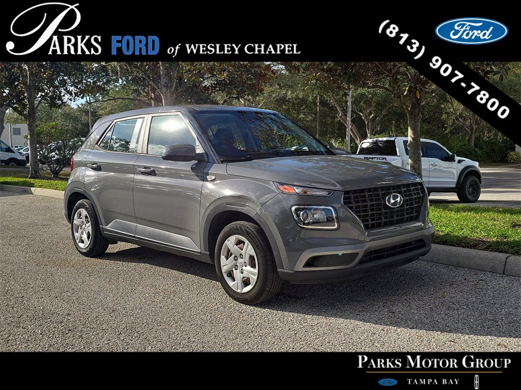 Used 2020 Hyundai Venue SE image 1