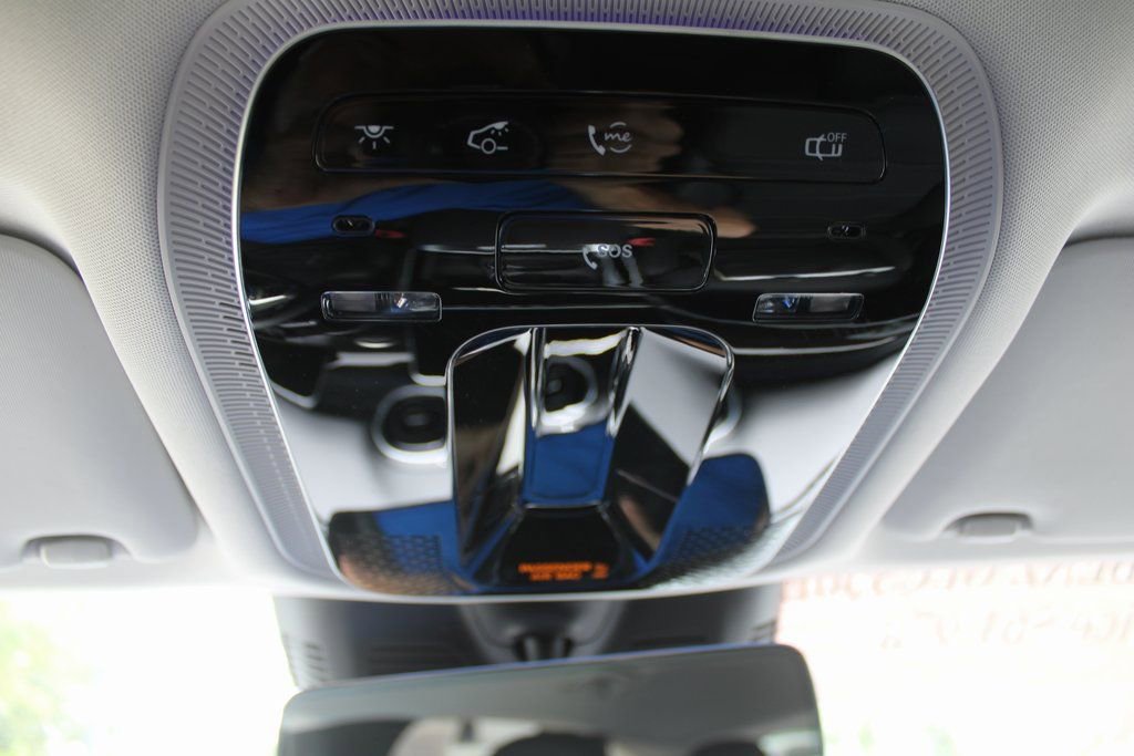 Used 2025 Mercedes-Benz GLC 350e image 48