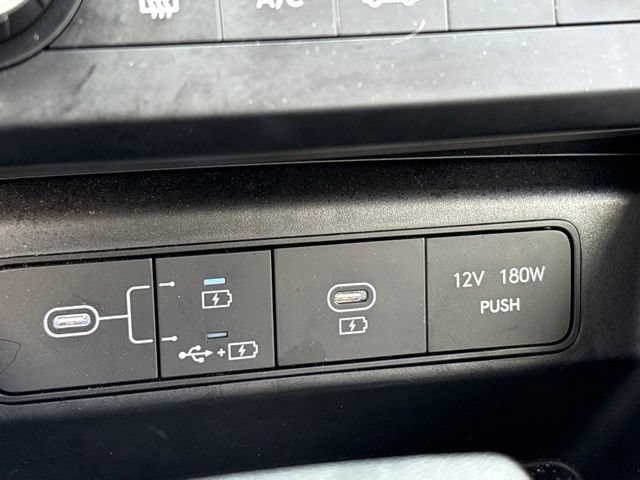 Used 2025 Hyundai Tucson SE AWD/4WD image 16