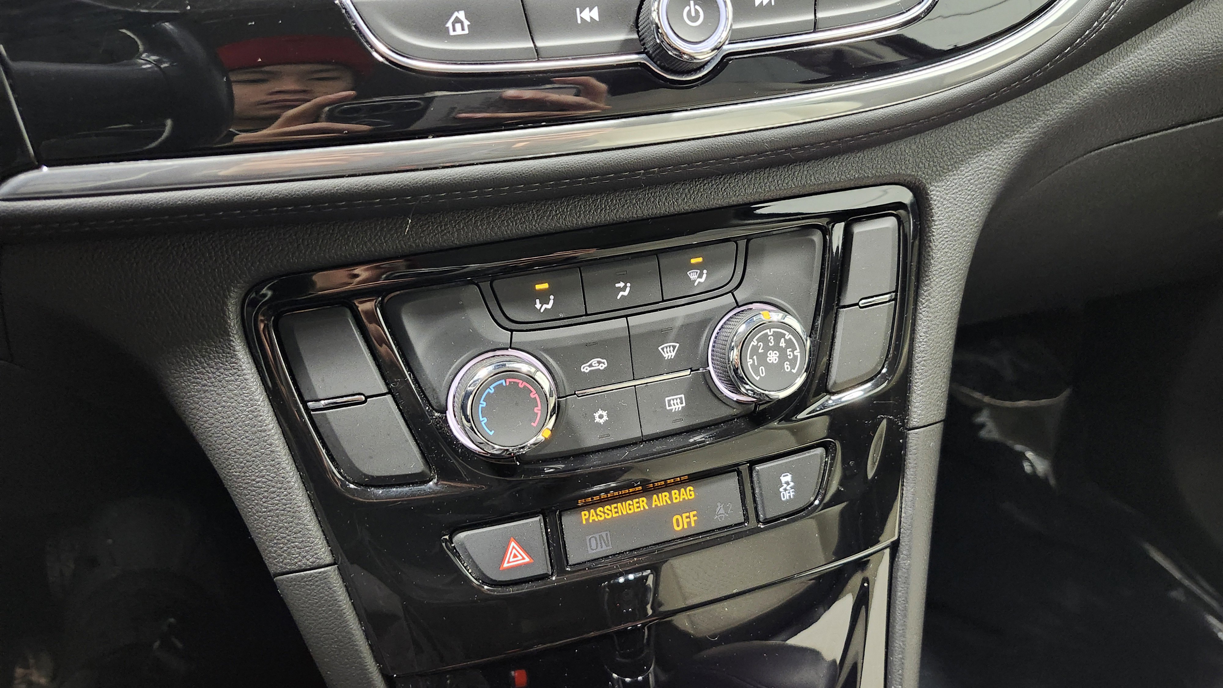 Used 2020 Buick Encore Sport Touring w/ Safety Package image 32