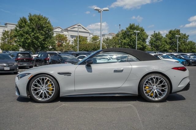 Used 2022 Mercedes-Benz SL 55 AMG 4MATIC w/ Driver Assistance Package image 4