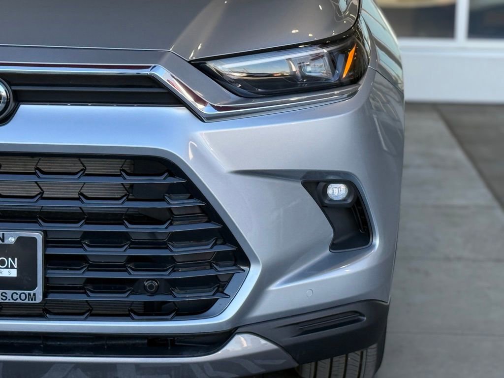 Used 2024 Toyota Grand Highlander Limited image 5