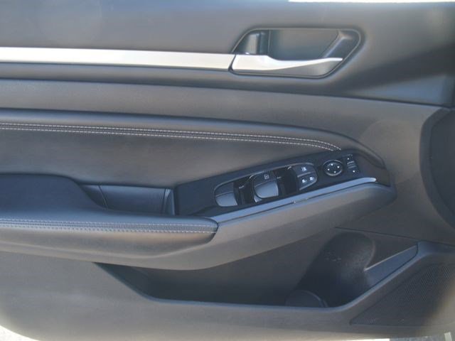 Used 2023 Nissan Altima 2.5 SV w/ SV Premium Package image 30