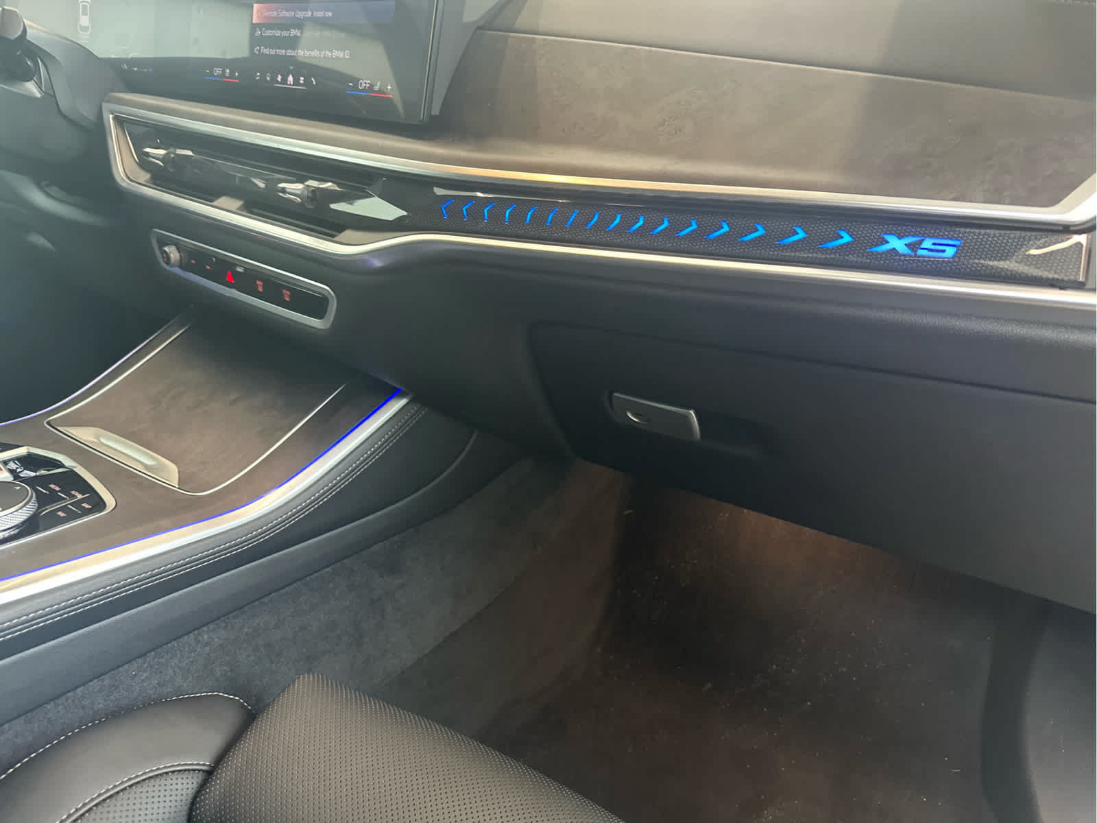 Used 2024 BMW X5 xDrive40i w/ Premium Package AWD/4WD image 15