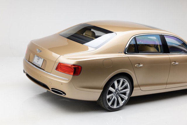 Used 2015 Bentley Flying Spur W12 image 27