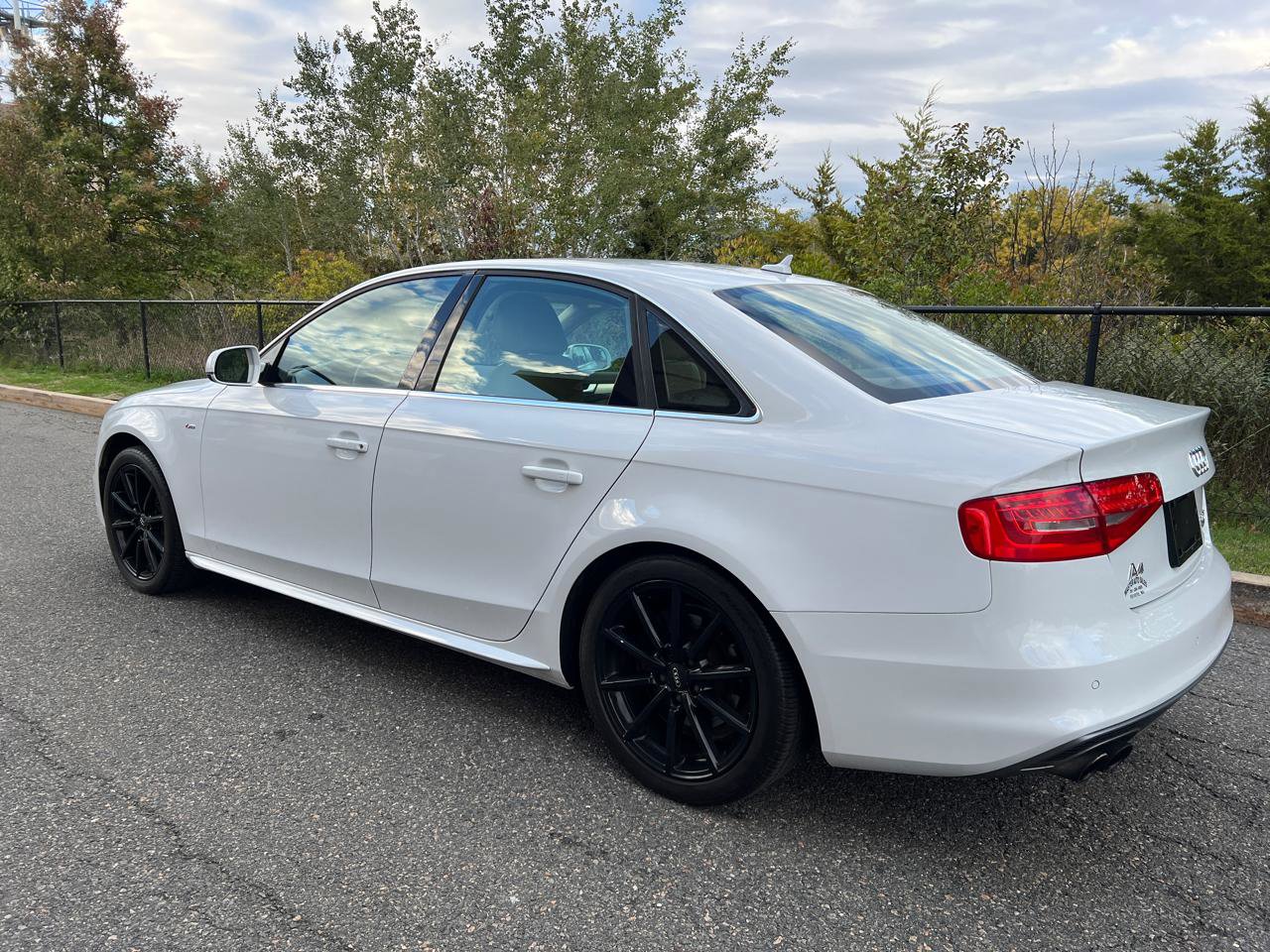 Used 2015 Audi A4 2.0T Premium Plus w/ Technology Package image 5