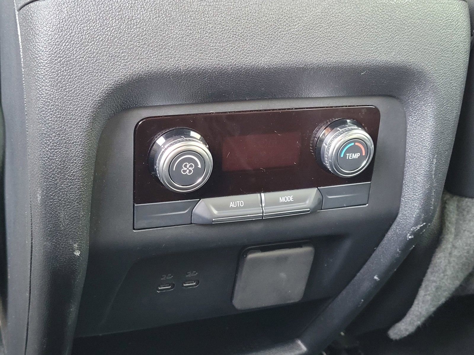 Used 2024 GMC Acadia Elevation image 16