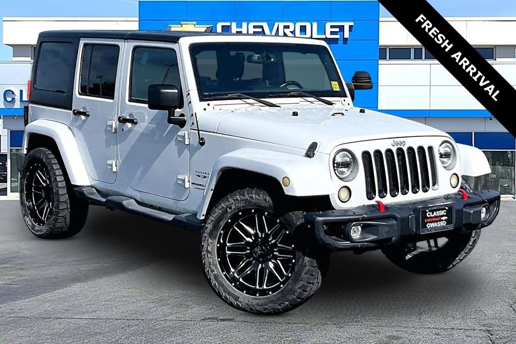 Used 2018 Jeep Wrangler Unlimited Sahara w/ Connectivity Group AWD/4WD image 1