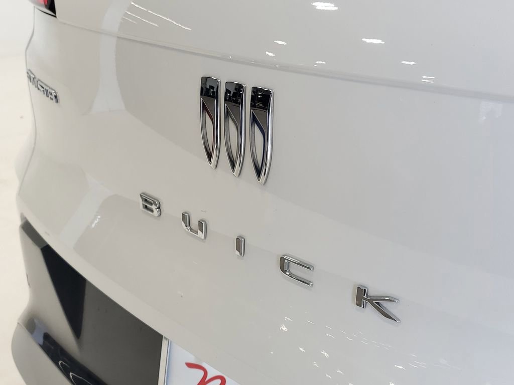 Used 2025 Buick Envista Sport Touring image 7