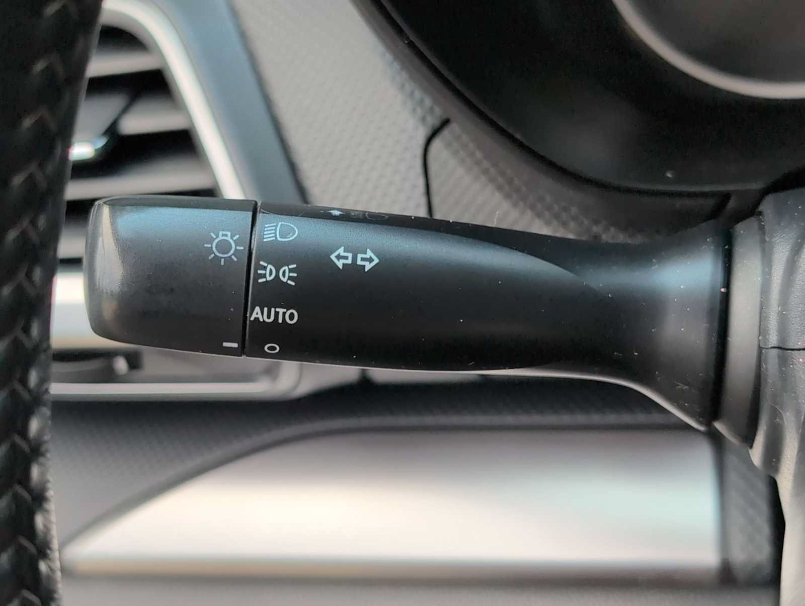 Used 2020 Subaru Forester Premium AWD/4WD image 27