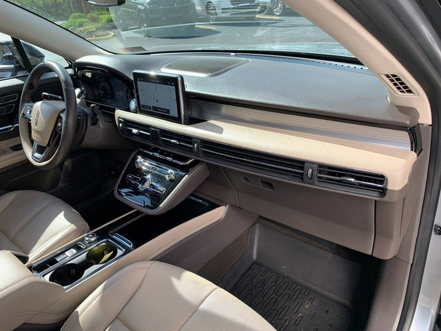 Certified 2022 Lincoln Corsair AWD w/ Premium Package image 14