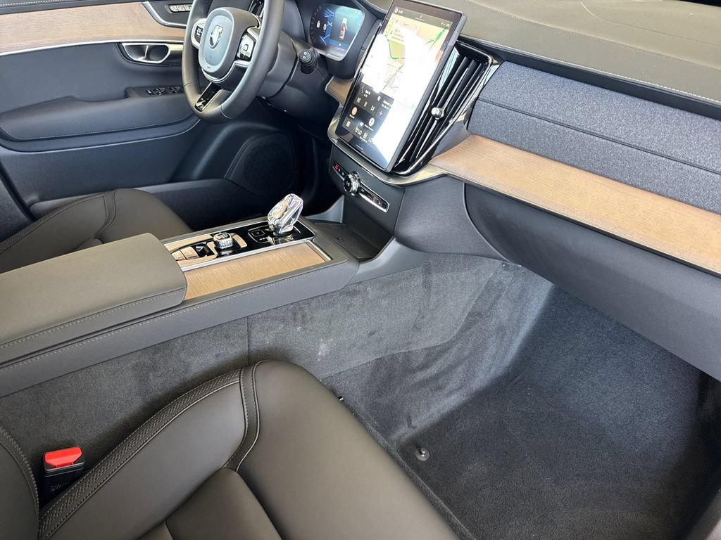 New 2026 Volvo XC90 B6 Core AWD/4WD image 16