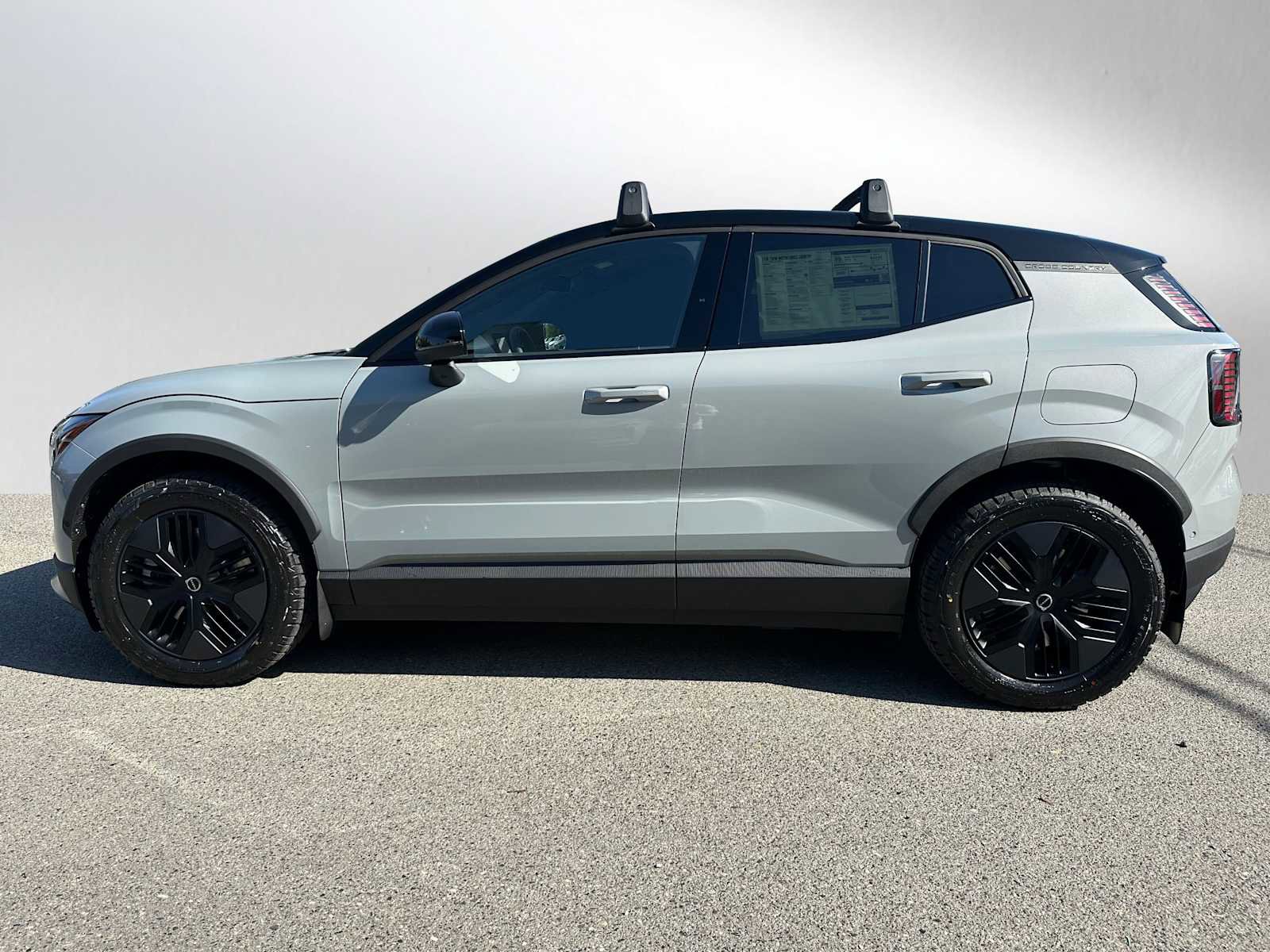 New 2026 Volvo EX30 Cross Country Ultra w/ Protection Package Premier AWD/4WD image 6