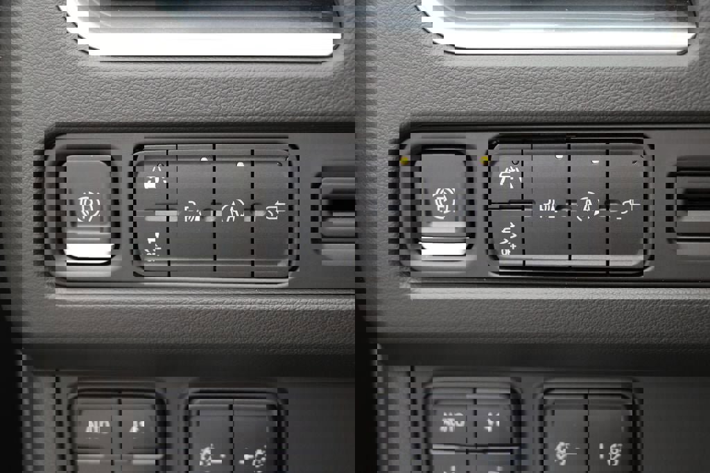 Used 2022 GMC Yukon SLE w/ Gmc Pro Safety Plus Package image 27