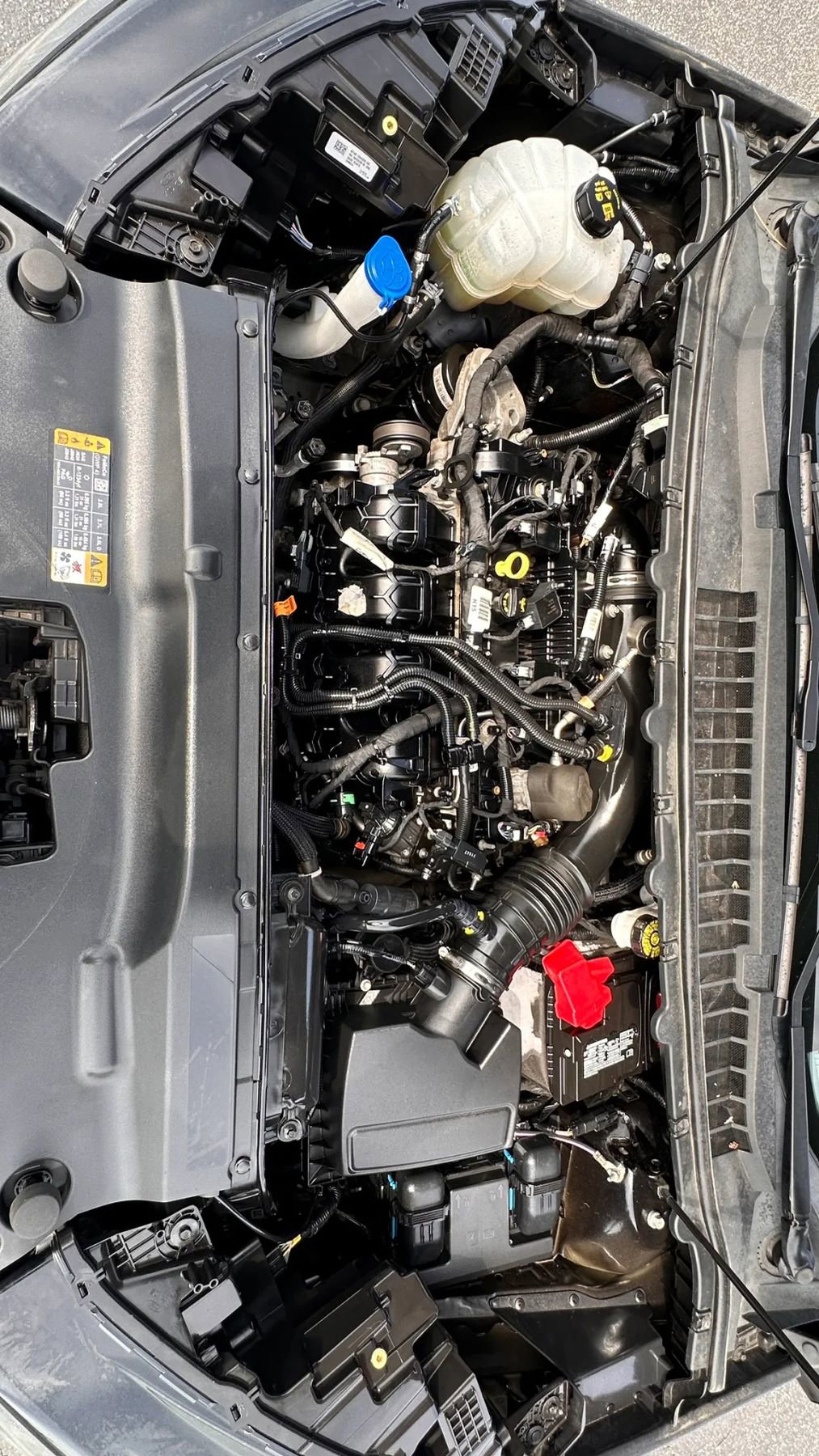 Used 2020 Ford Edge SE image 17