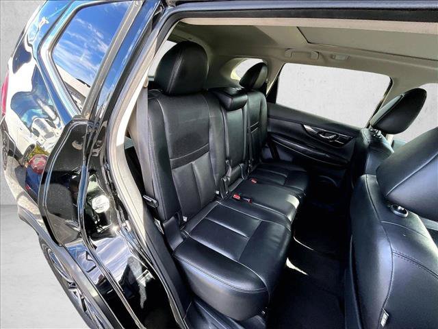 Used 2019 Nissan Rogue SL w/ Premium Package FWD image 29