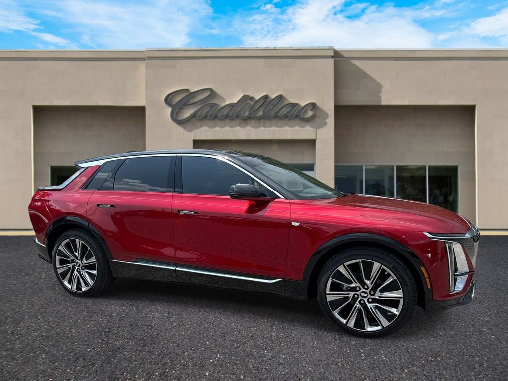 New 2026 Cadillac Lyriq Signature Luxury w/ LPO, Floor Liner Package