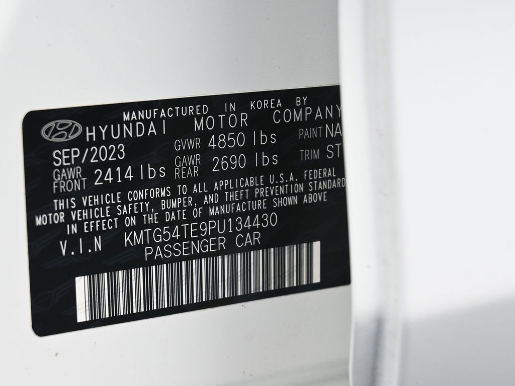 Used 2023 Genesis G70 3.3T w/ Sport Advanced Package image 18