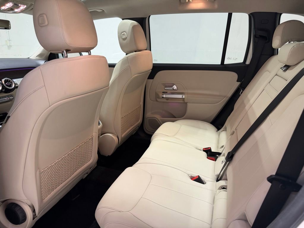 Used 2022 Mercedes-Benz GLB 250 4MATIC w/ Premium Package Lite image 34