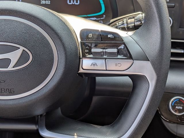Used 2025 Hyundai Elantra Hybrid FWD image 16