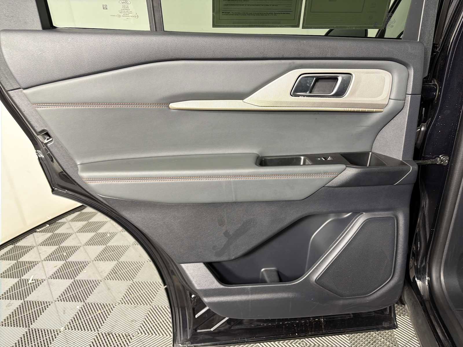 Used 2025 Ford Explorer Active image 42