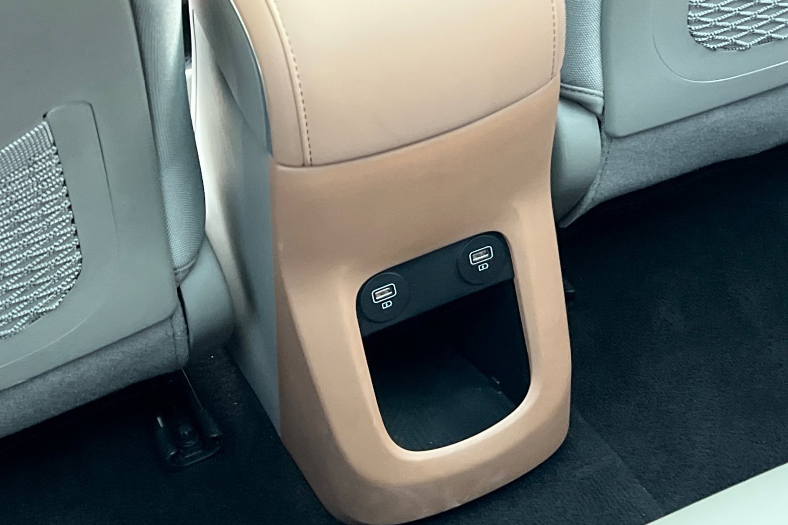 Used 2024 Hyundai Ioniq 5 Limited image 44