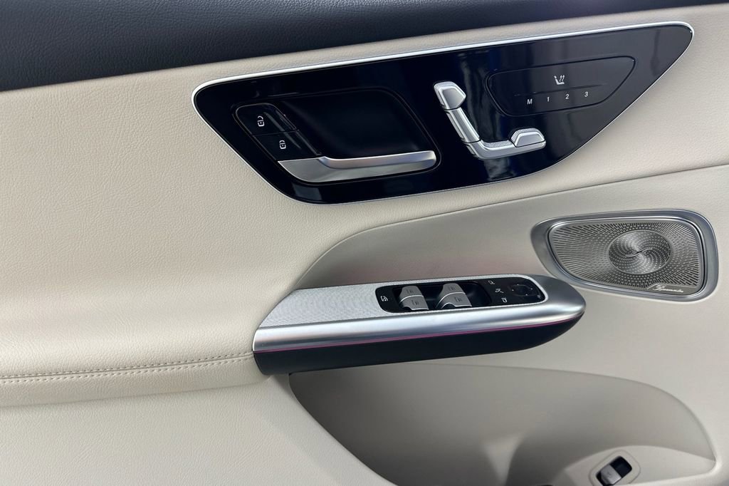 Certified 2025 Mercedes-Benz GLC 300 4MATIC image 14