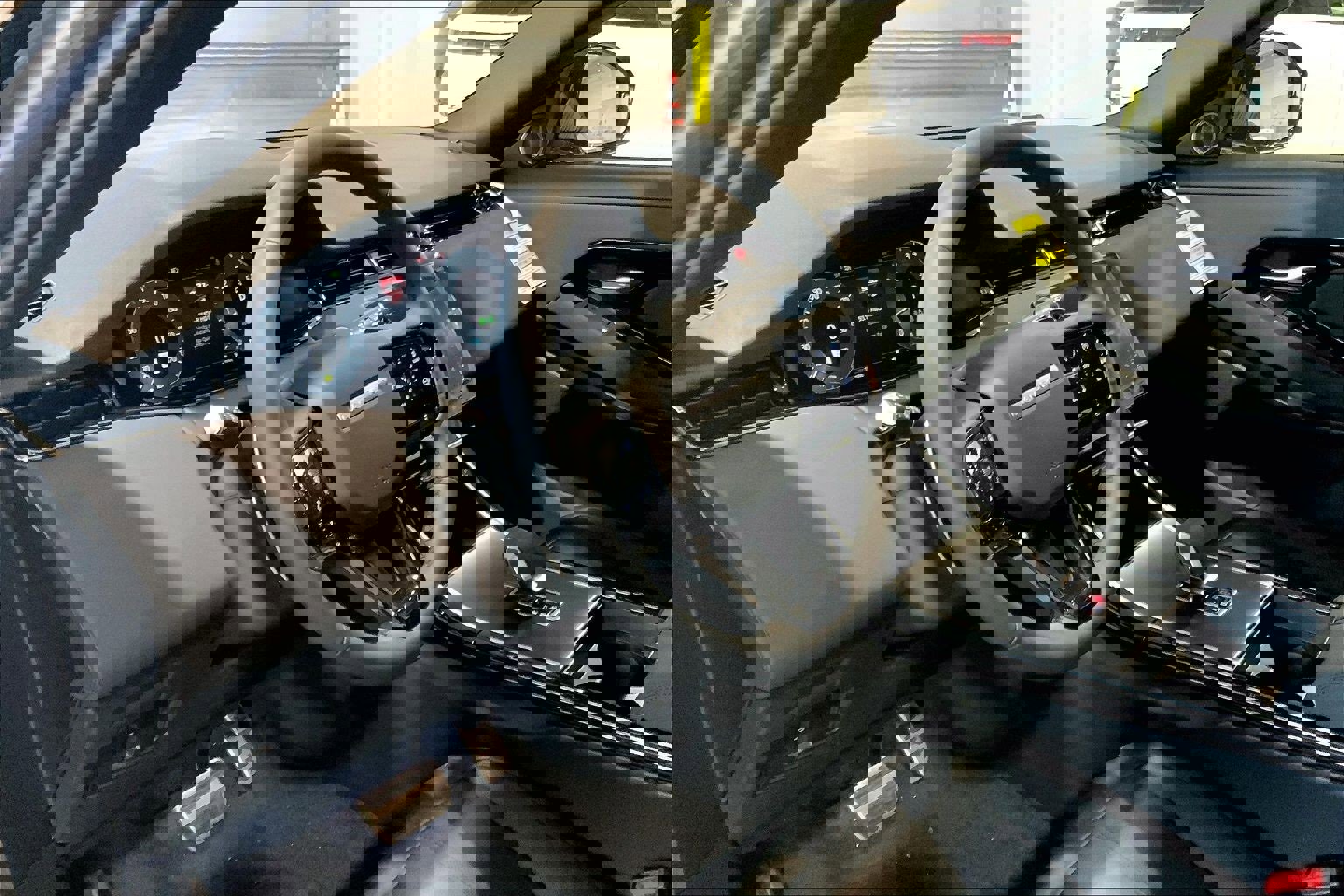 New 2026 Land Rover Range Rover Evoque Dynamic SE image 8