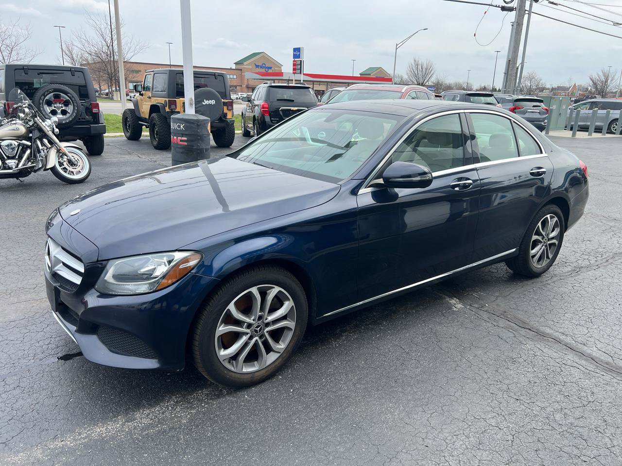Used 2017 Mercedes-Benz C 300 4MATIC Sedan image 2