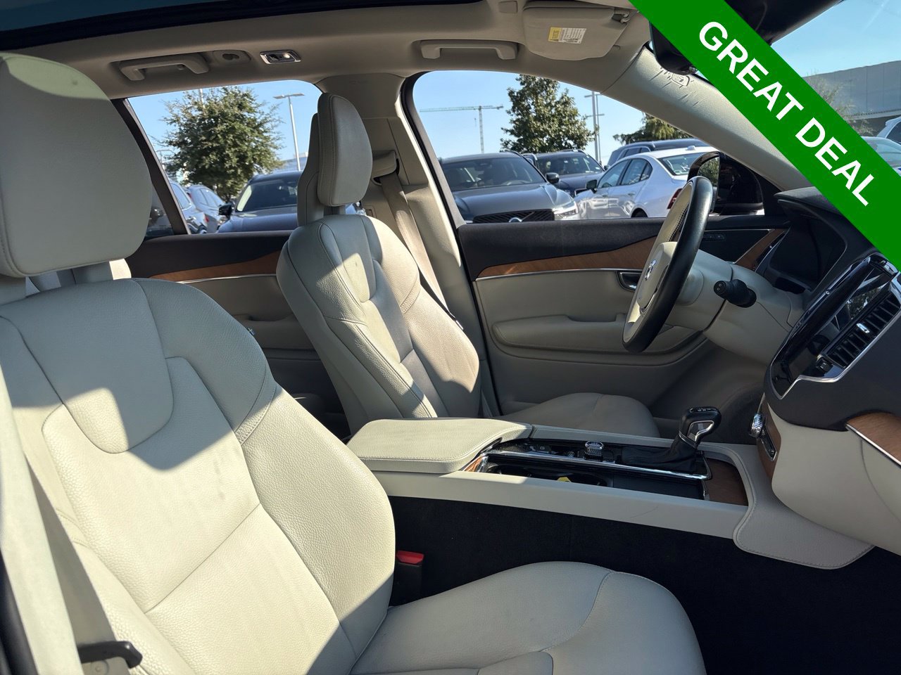 Used 2021 Volvo XC90 T6 Momentum w/ Advanced Package AWD/4WD image 14