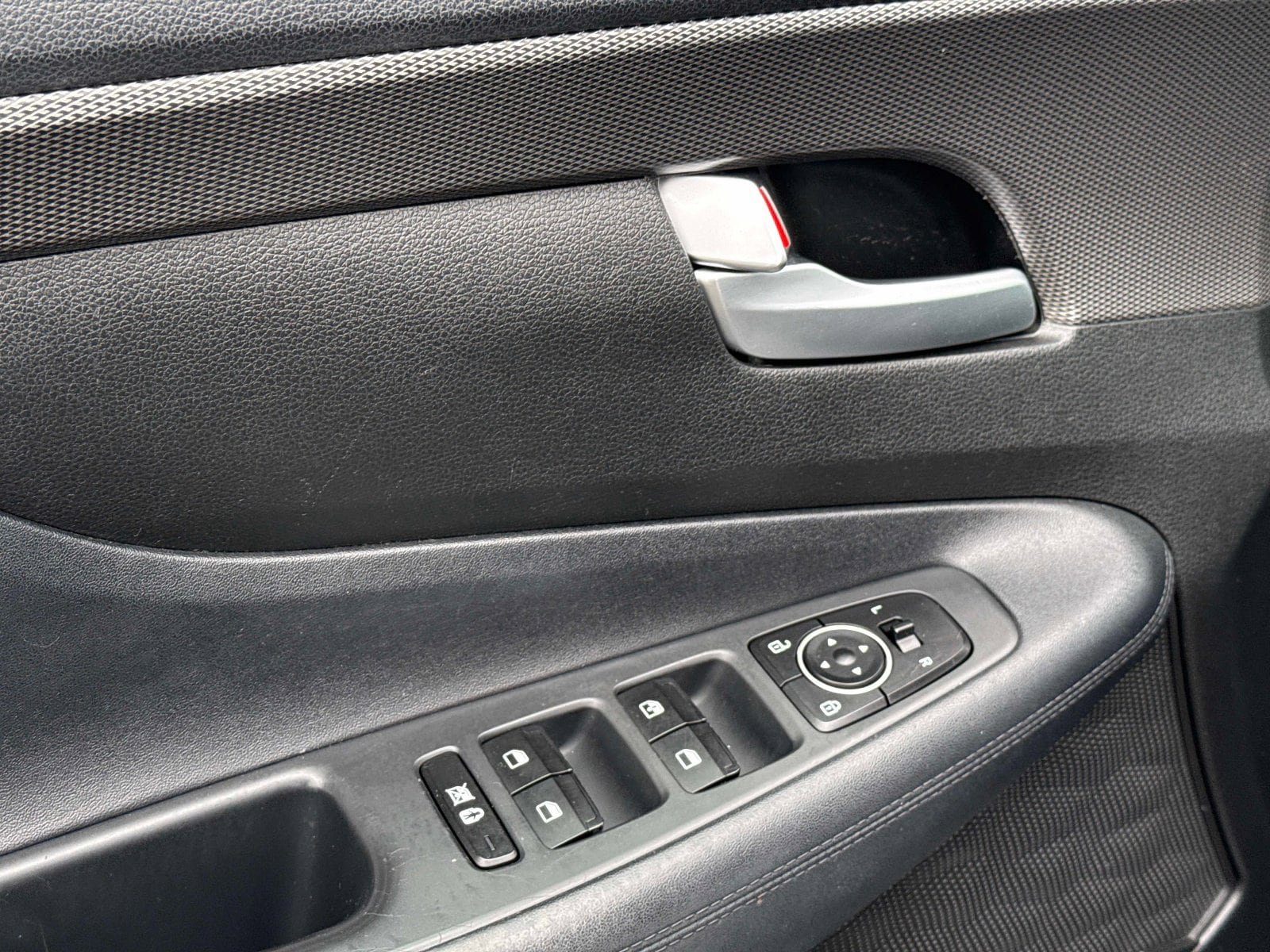 Used 2019 Hyundai Santa Fe SE FWD image 20
