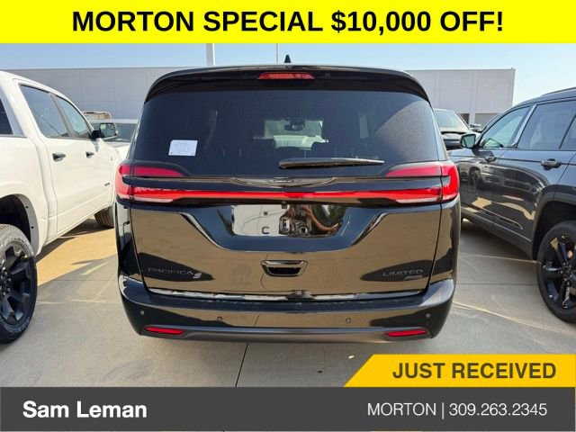 New 2026 Chrysler Pacifica Limited w/ S Appearance Package image 10