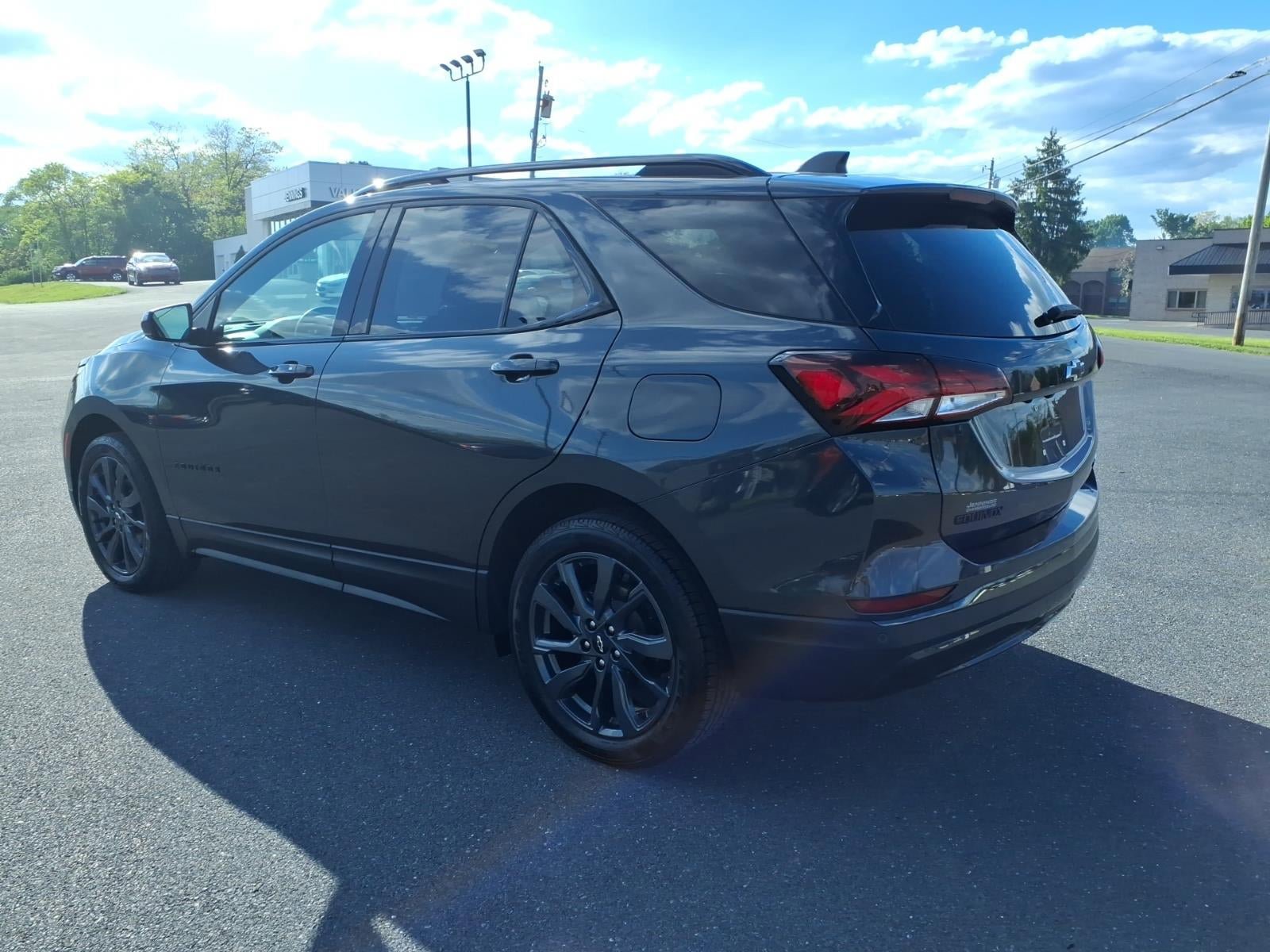 Used 2022 Chevrolet Equinox RS AWD/4WD image 4