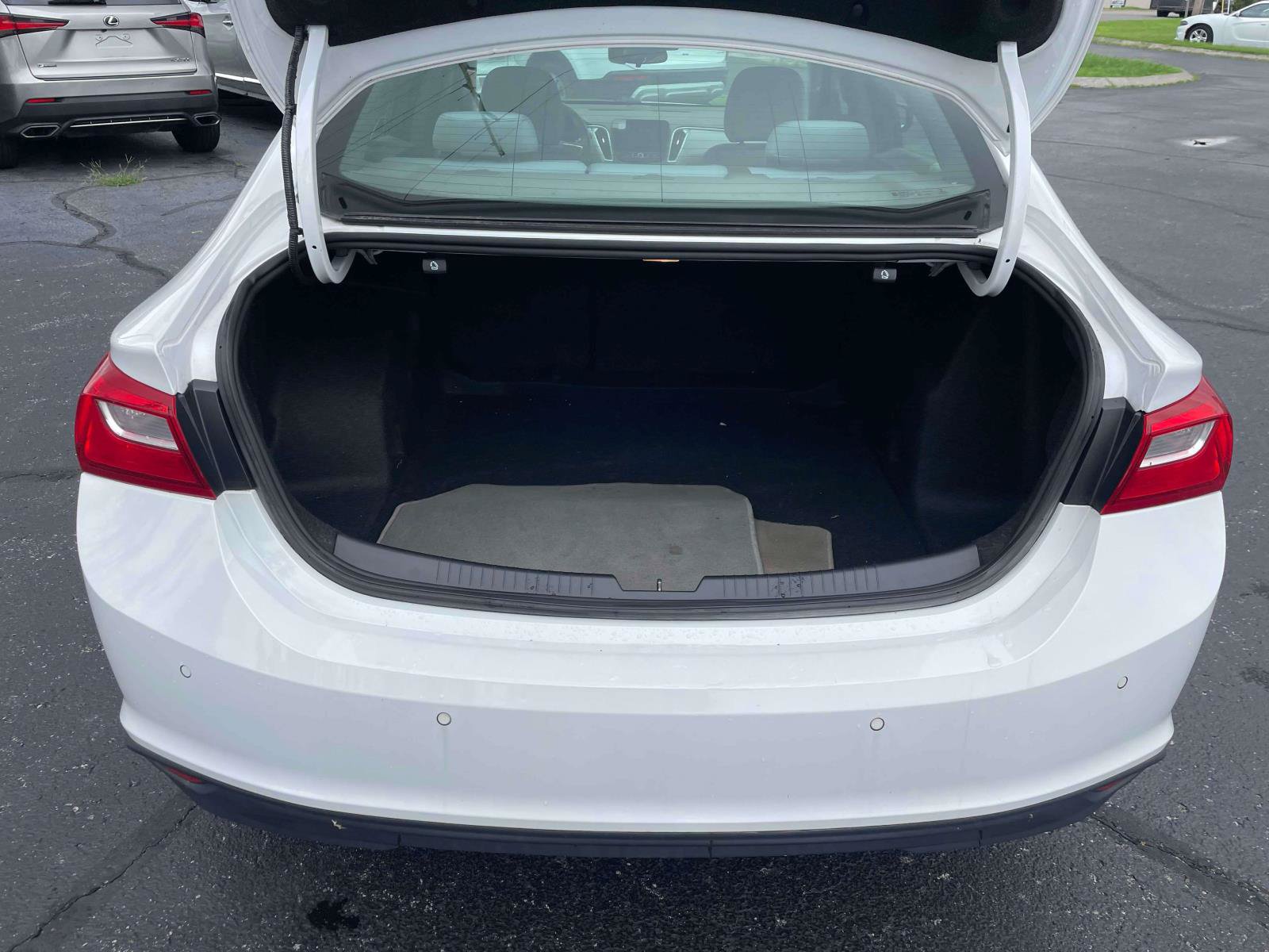 Used 2020 Chevrolet Malibu LS w/ Driver Confidence Package II FWD image 6