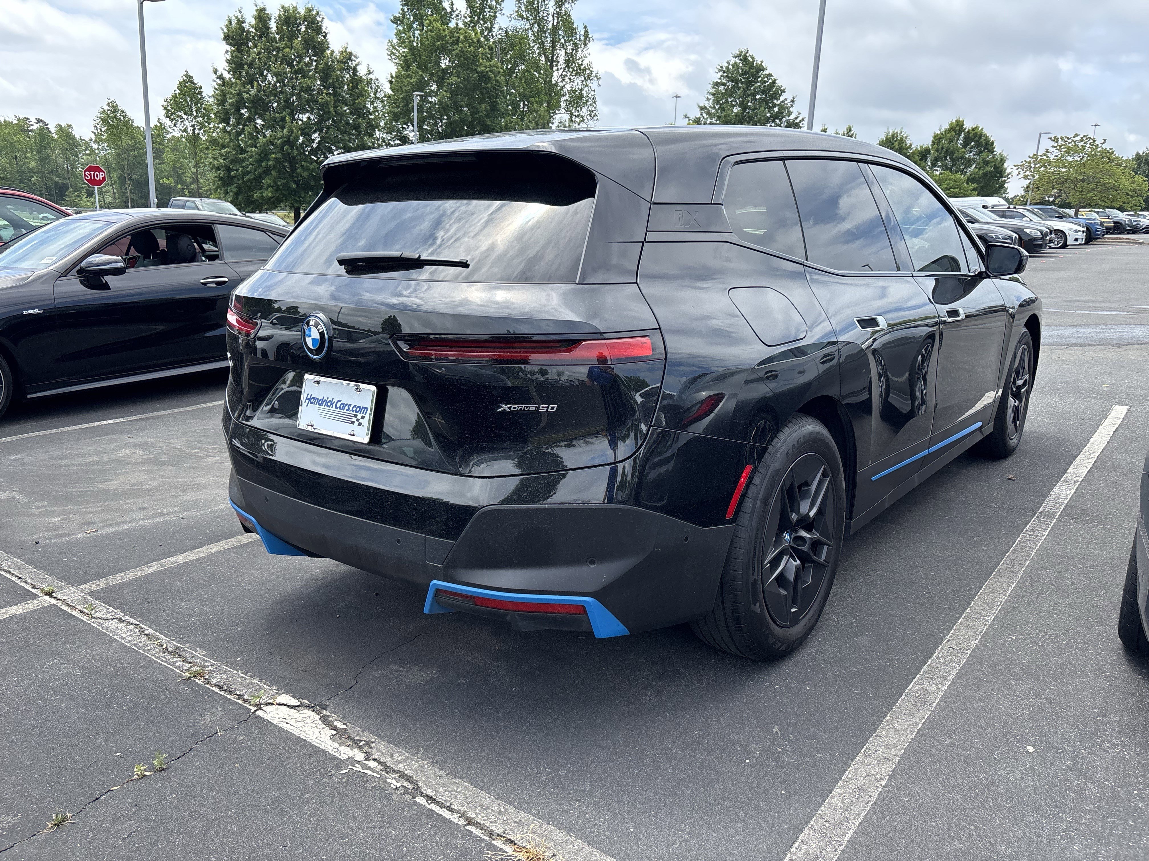 Used 2023 BMW iX xDrive50 w/ Premium Package AWD/4WD image 24
