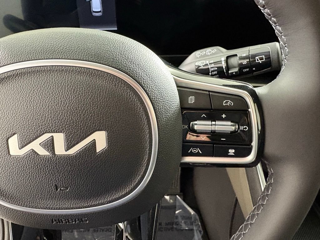 New 2026 Kia Carnival EX FWD image 28