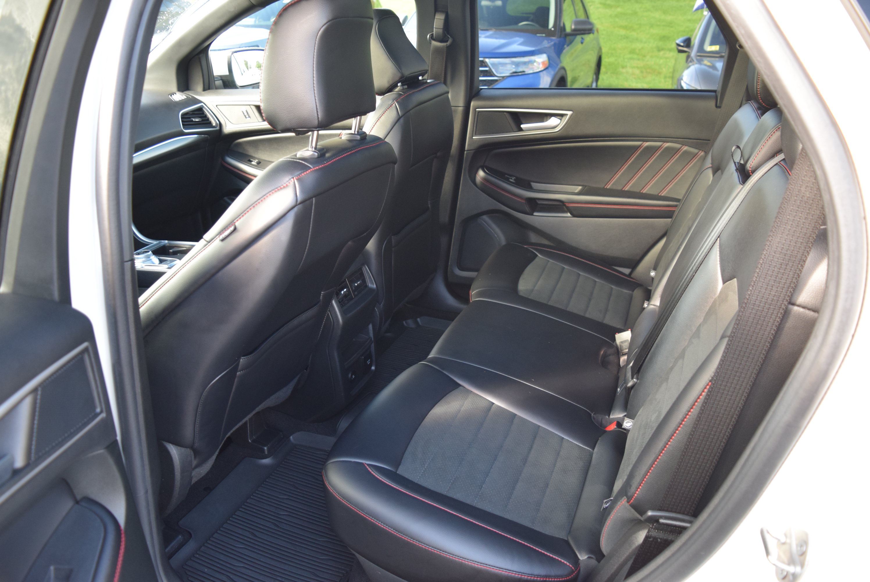 Used 2023 Ford Edge ST-Line AWD/4WD image 7