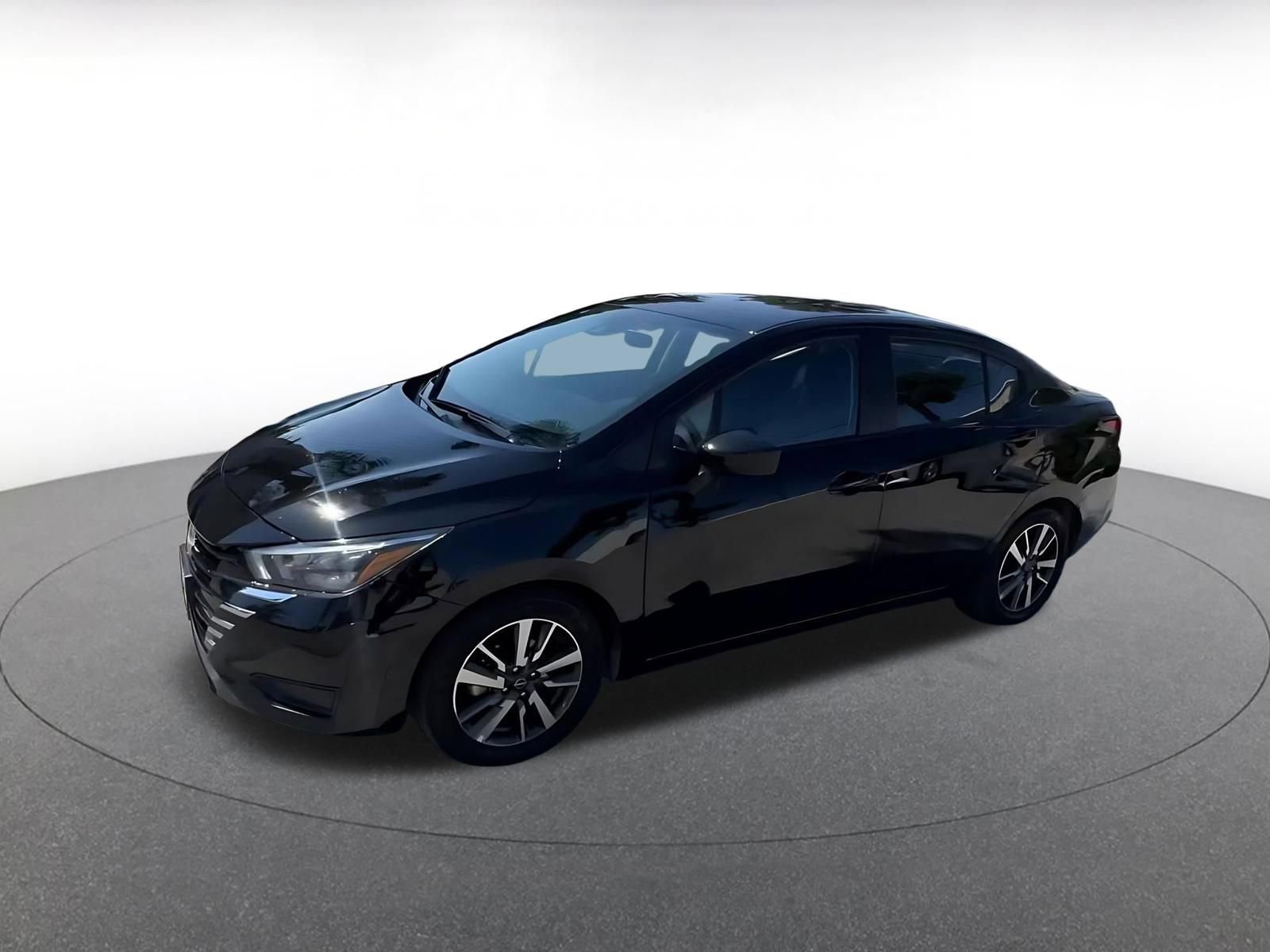 Used 2025 Nissan Versa SV FWD image 8