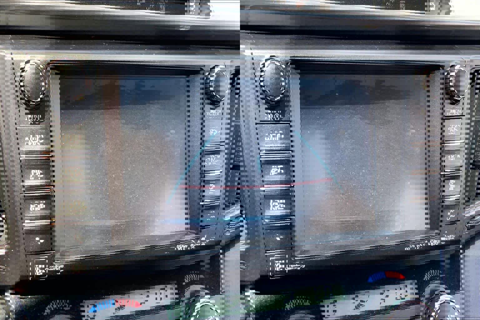 Used 2016 Toyota RAV4 SE image 29